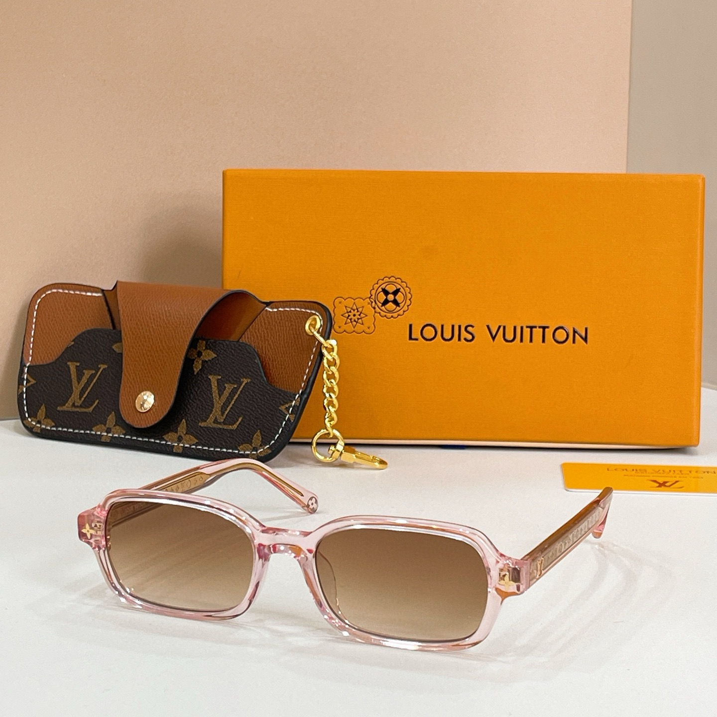 LOUIS VUITTO*✨✨✨MODEL：Z3045U✨✨✨ SIZE：54口17-145✨✨✨刘亦菲