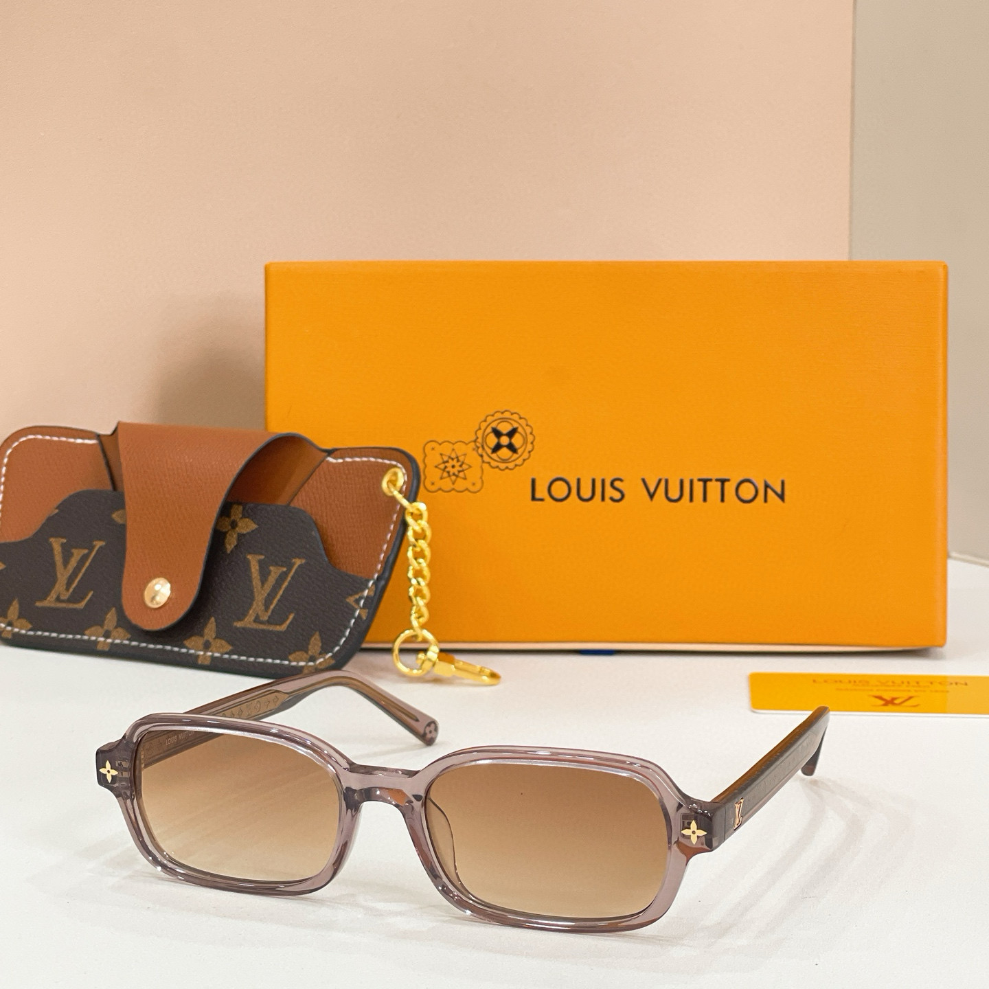 LOUIS VUITTO*✨✨✨MODEL：Z3045U✨✨✨ SIZE：54口17-145✨✨✨刘亦菲