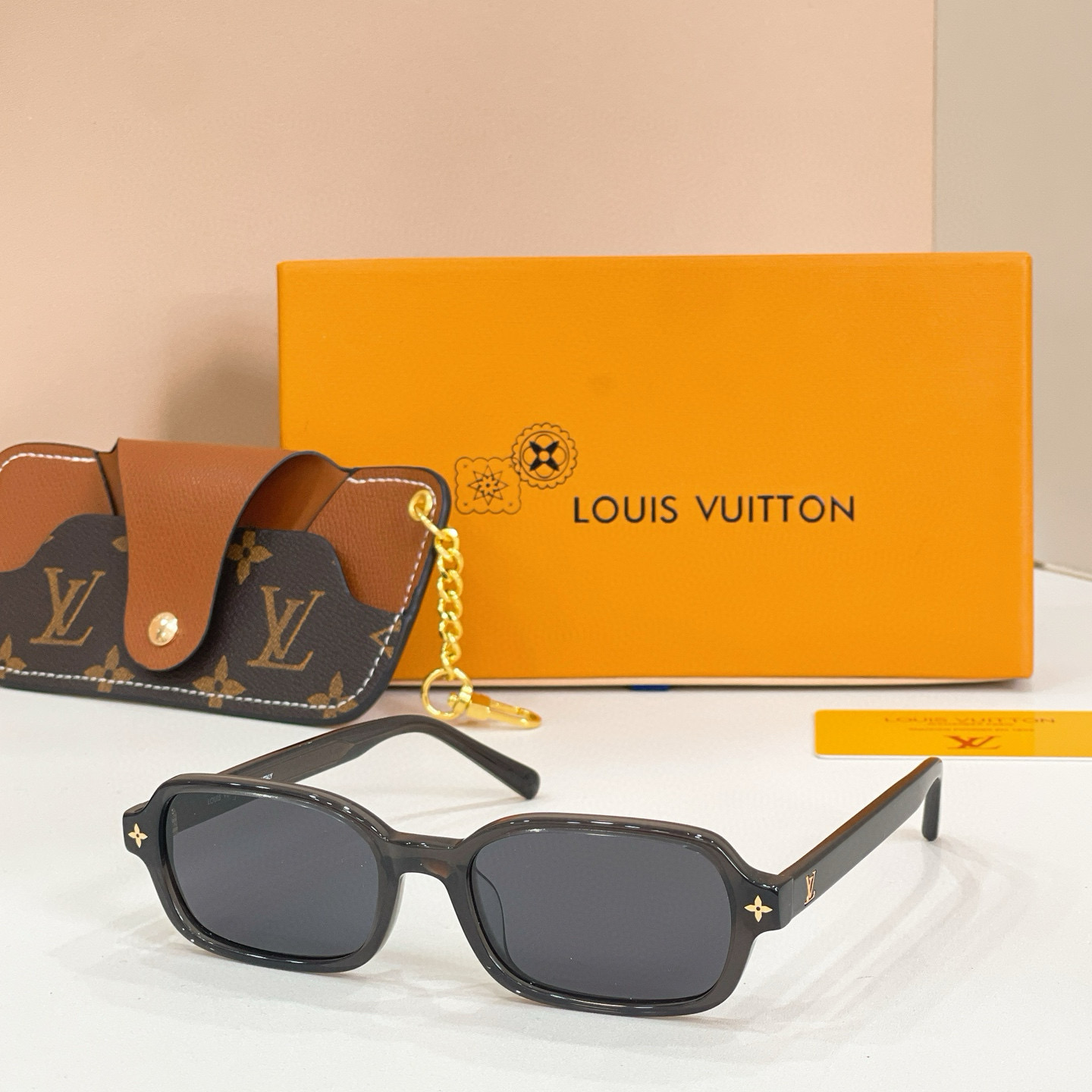 LOUIS VUITTO*✨✨✨MODEL：Z3045U✨✨✨ SIZE：54口17-145✨✨✨刘亦菲