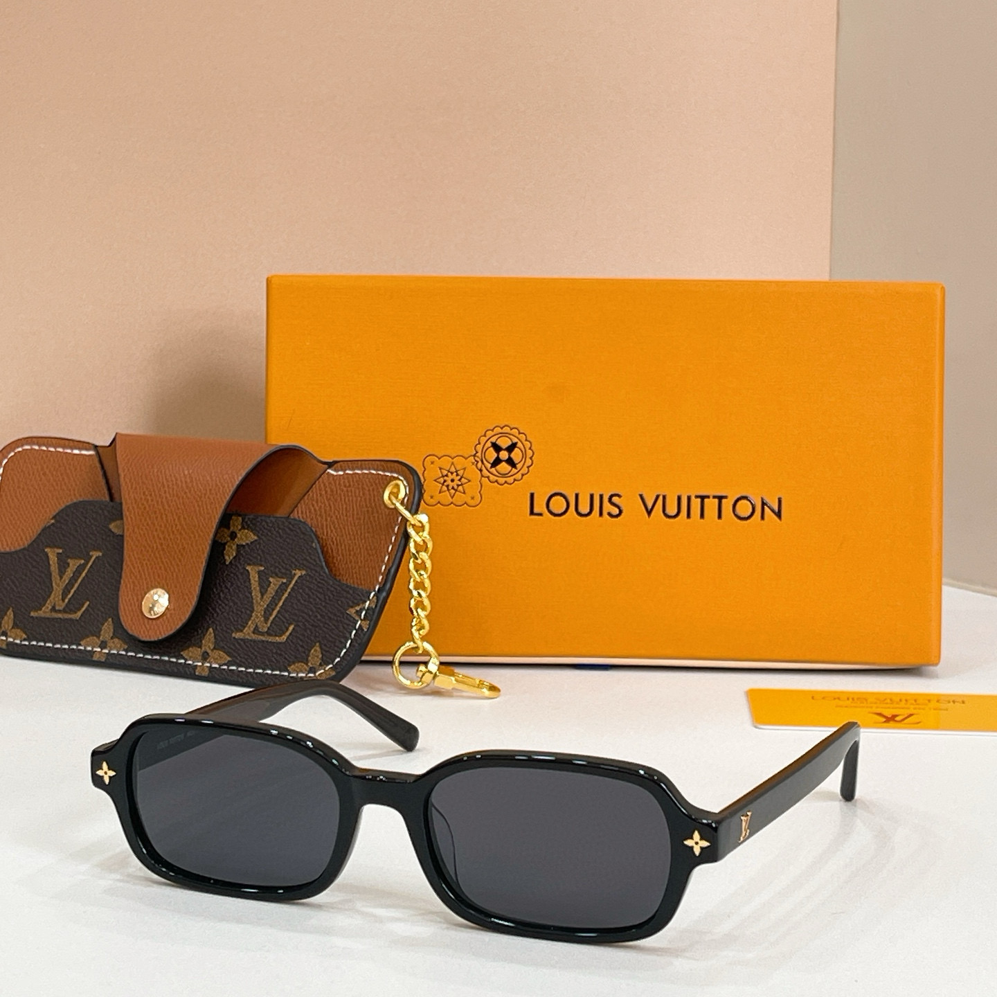 LOUIS VUITTO*✨✨✨MODEL：Z3045U✨✨✨ SIZE：54口17-145✨✨✨刘亦菲