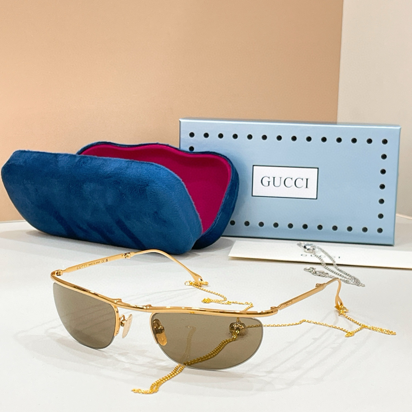 GUCCI🐝🐝🐝MODEL：GG2157S🐝🐝🐝SIZE:57口20-145🐝🐝🐝配送链子～～折叠款