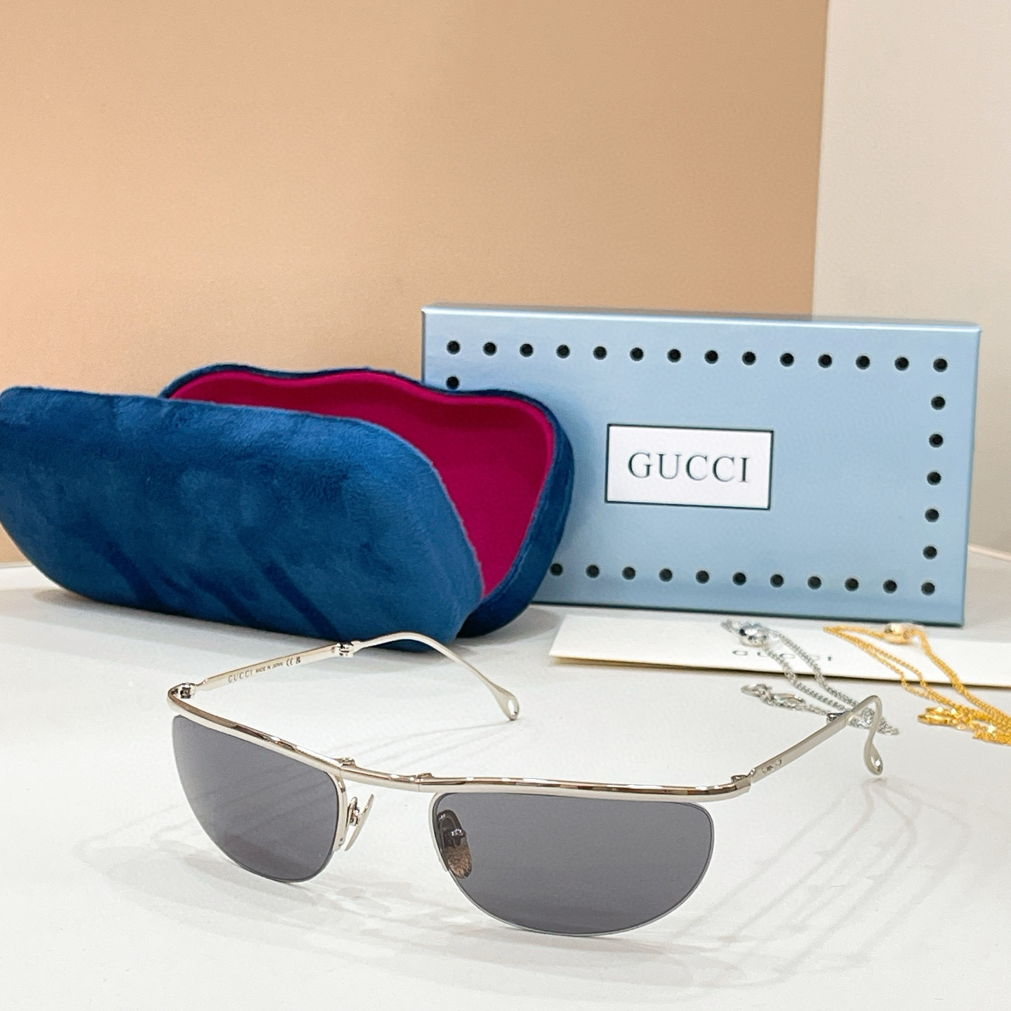 GUCCI🐝🐝🐝MODEL：GG2157S🐝🐝🐝SIZE:57口20-145🐝🐝🐝配送链子～～折叠款