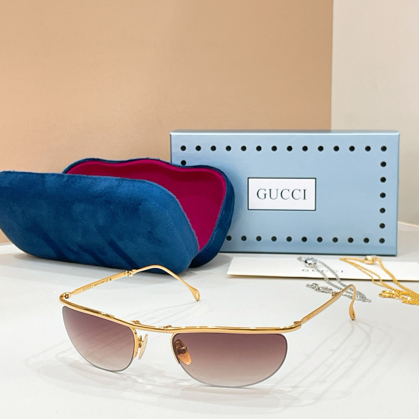 GUCCI🐝🐝🐝MODEL：GG2157S🐝🐝🐝SIZE:57口20-145🐝🐝🐝配送链子～～折叠款