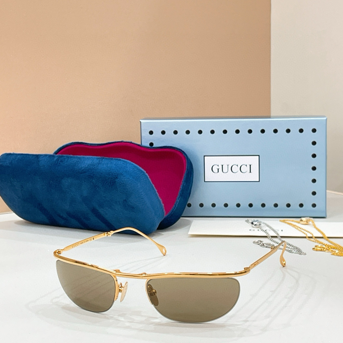 GUCCI🐝🐝🐝MODEL：GG2157S🐝🐝🐝SIZE:57口20-145🐝🐝🐝配送链子～～折叠款