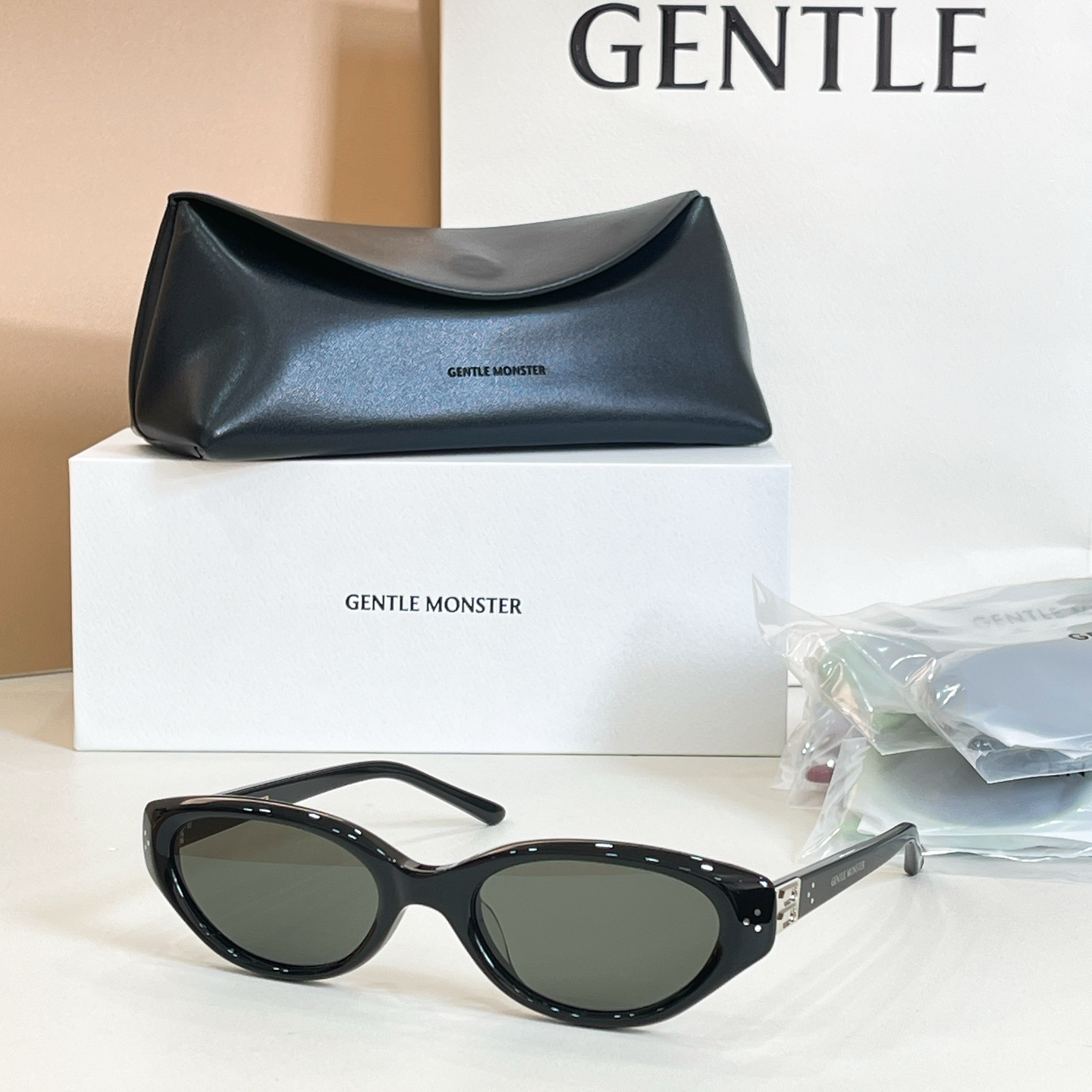 GENTLE MONSTE*🐼🐼🐼MODEL：VANILLA🐼🐼🐼SIZE:55口20-148🐼🐼高版本