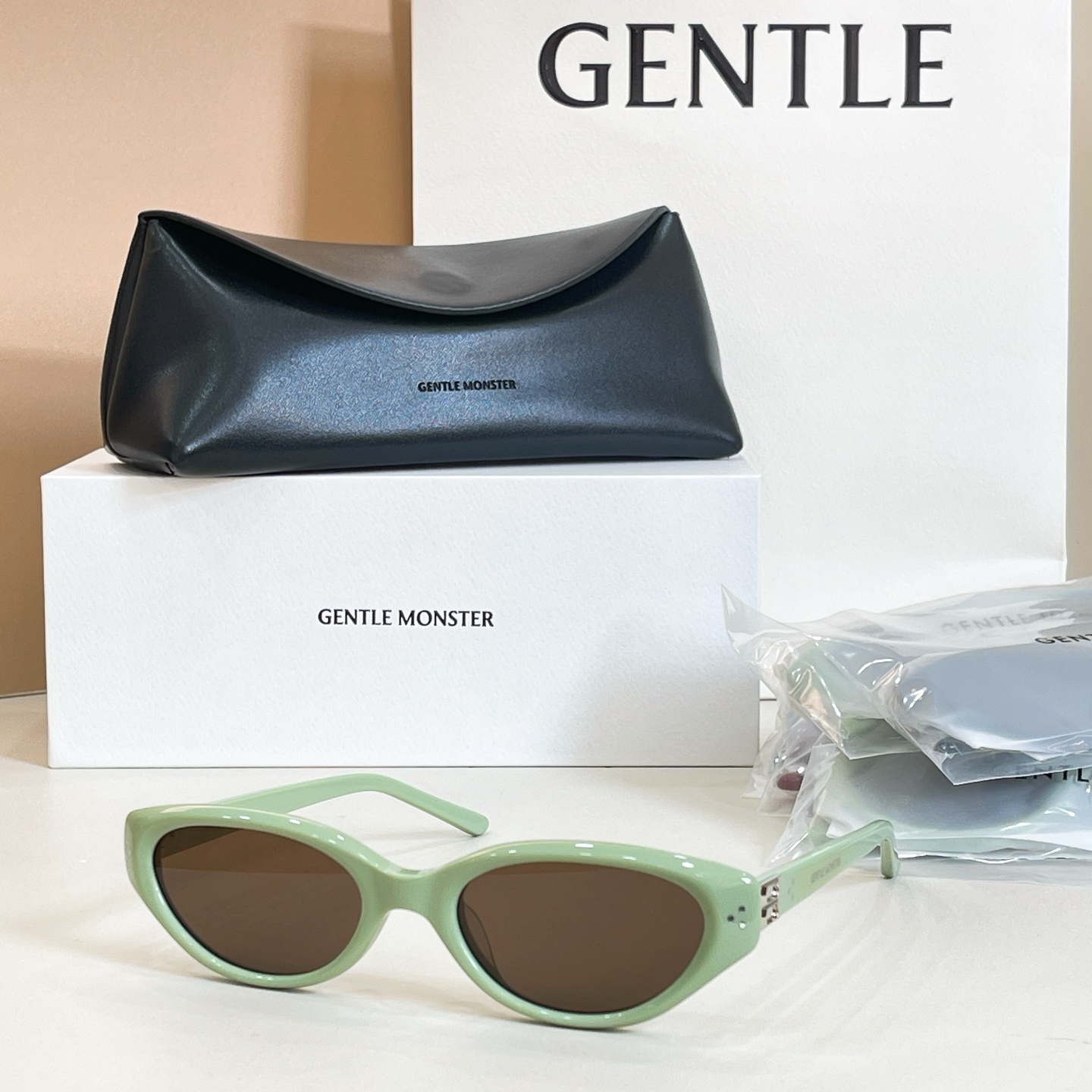 GENTLE MONSTE*🐼🐼🐼MODEL：VANILLA🐼🐼🐼SIZE:55口20-148🐼🐼高版本