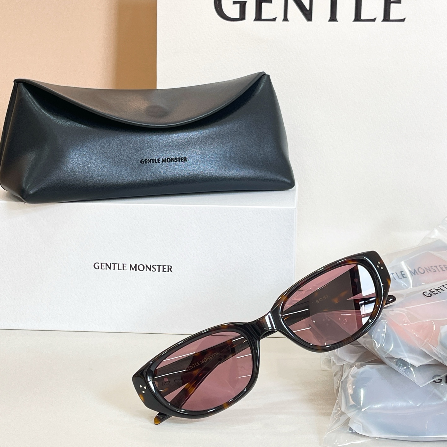 GENTLE MONSTE*🐼🐼🐼MODEL：BONI🐼🐼🐼SIZE:55口21-148🐼🐼高版本～～