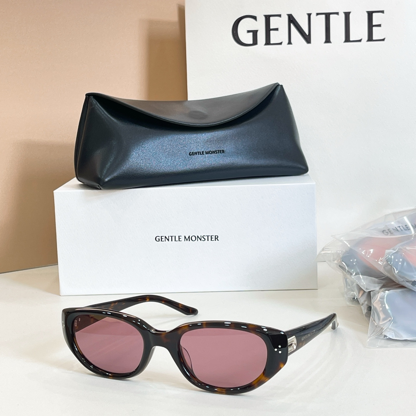 GENTLE MONSTE*🐼🐼🐼MODEL：BONI🐼🐼🐼SIZE:55口21-148🐼🐼高版本～～