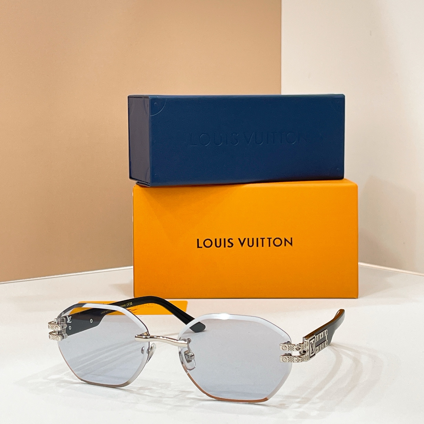 LOUIS VUITTO*✨✨✨MODEL：Z21945E✨✨✨ SIZE：60口17-145✨✨✨