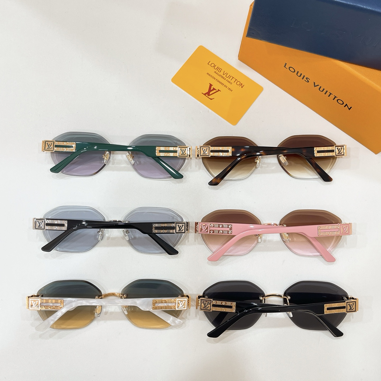 LOUIS VUITTO*✨✨✨MODEL：Z21945E✨✨✨ SIZE：60口17-145✨✨✨