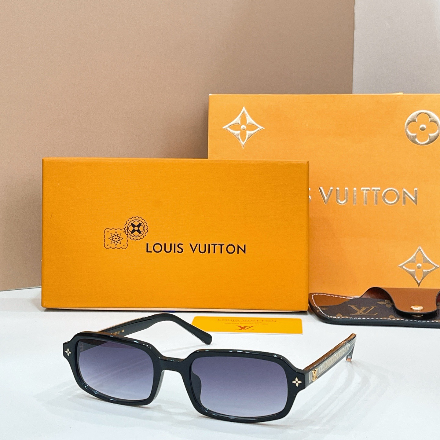 LOUIS VUITTO*✨✨✨MODEL：Z2978U✨✨✨ SIZE：55口21-145✨✨✨