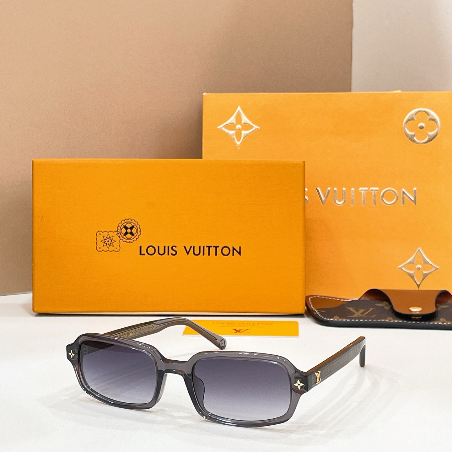 LOUIS VUITTO*✨✨✨MODEL：Z2978U✨✨✨ SIZE：55口21-145✨✨✨