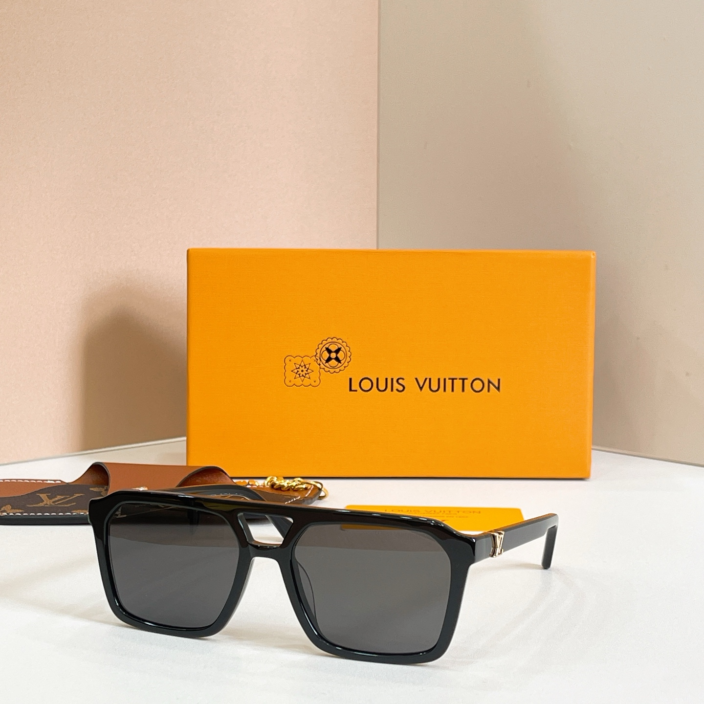 LOUIS VUITTO*✨✨✨MODEL：Z3095U✨✨✨ SIZE：56口18-145✨✨✨