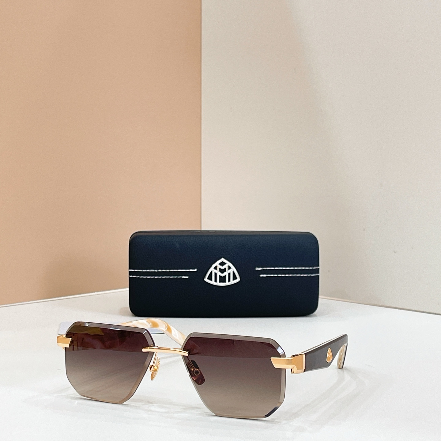 MAYBACH迈巴赫⚜️⚜️⚜️MODEL：THE VISIONIST SUN I⚜️⚜️⚜️SIZE：