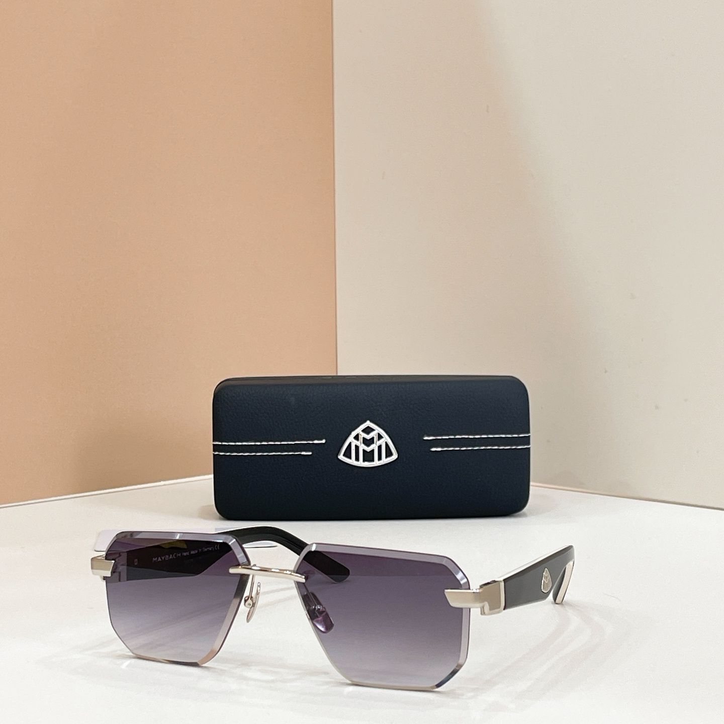 MAYBACH迈巴赫⚜️⚜️⚜️MODEL：THE VISIONIST SUN I⚜️⚜️⚜️SIZE：