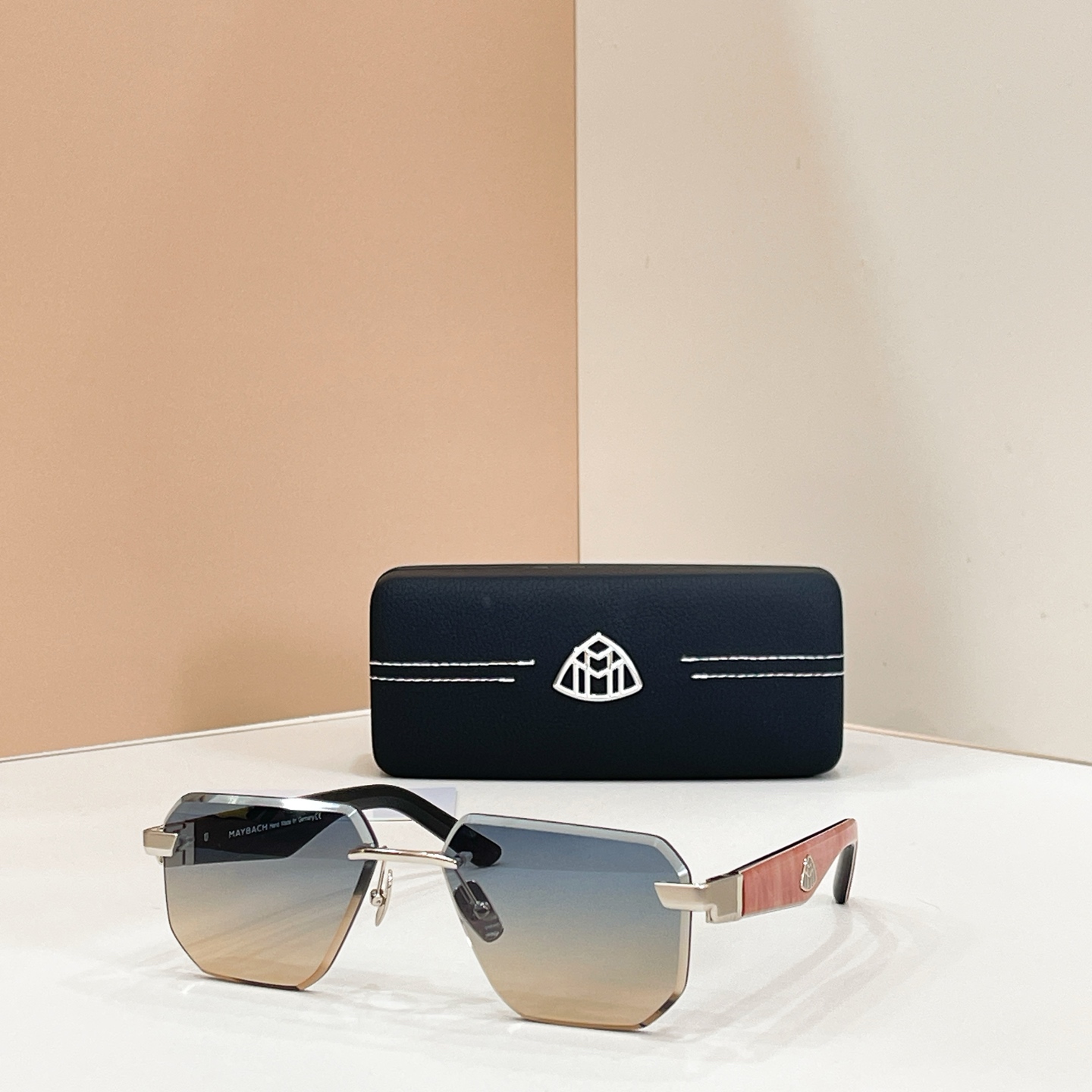 MAYBACH迈巴赫⚜️⚜️⚜️MODEL：THE VISIONIST SUN I⚜️⚜️⚜️SIZE：