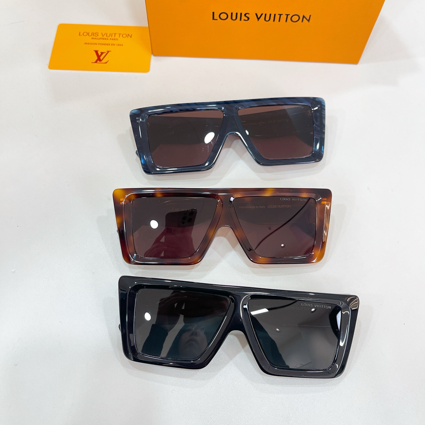 LOUIS VUITTO*✨✨✨MODEL：Z2916✨✨✨ SIZE：54口18-145✨✨✨