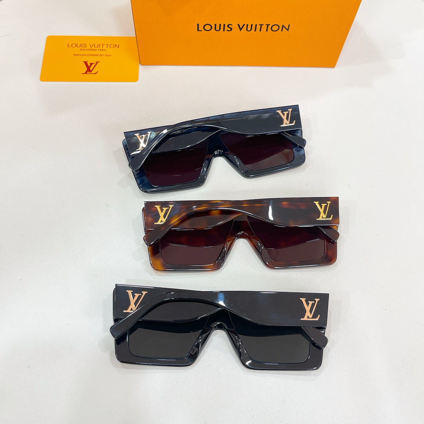 LOUIS VUITTO*✨✨✨MODEL：Z2916✨✨✨ SIZE：54口18-145✨✨✨