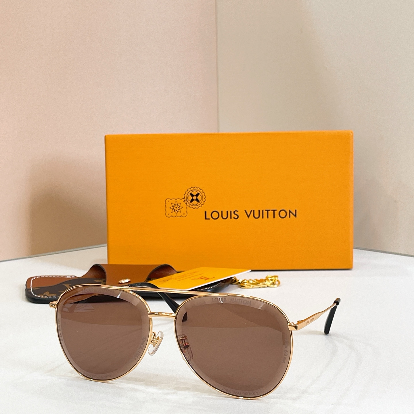 LOUIS VUITTO*✨✨✨MODEL：Z2625✨✨✨ SIZE：63口14-145✨✨✨