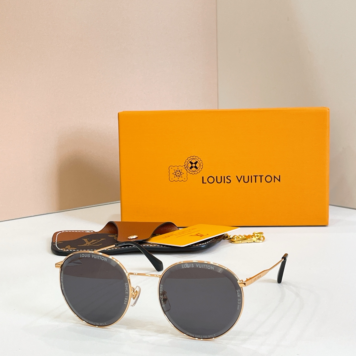 LOUIS VUITTO*✨✨✨MODEL：Z2626✨✨✨ SIZE：56口20-145✨✨✨