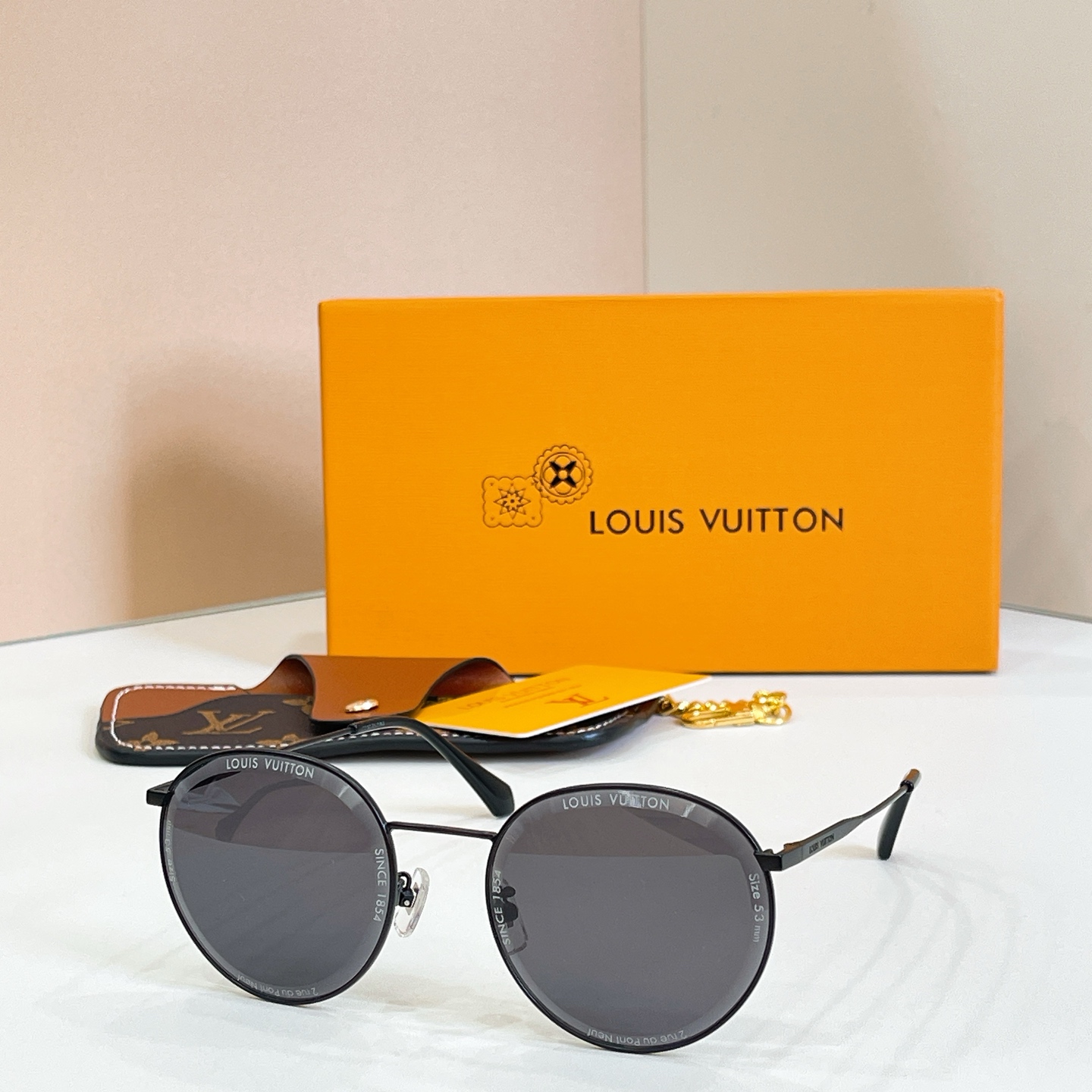 LOUIS VUITTO*✨✨✨MODEL：Z2626✨✨✨ SIZE：56口20-145✨✨✨