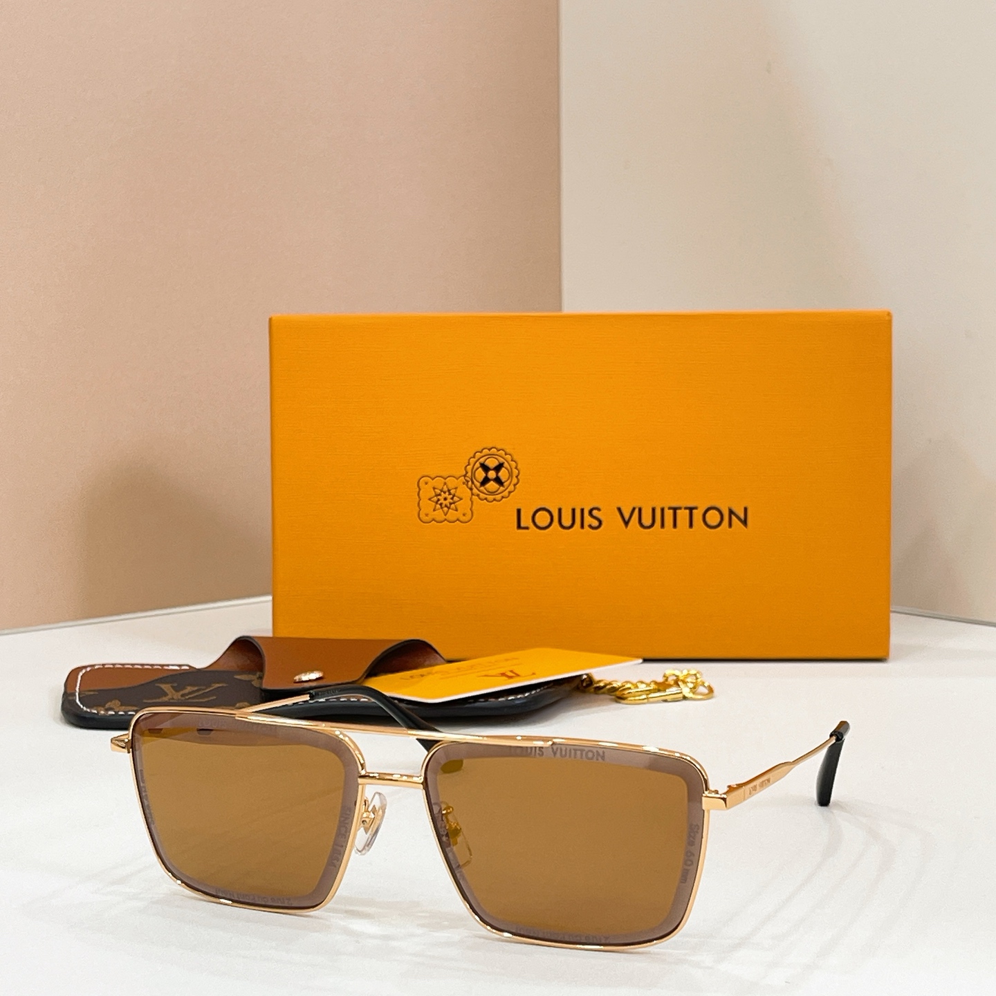 LOUIS VUITTO*✨✨✨MODEL：Z2610✨✨✨ SIZE：61口13-145✨✨✨