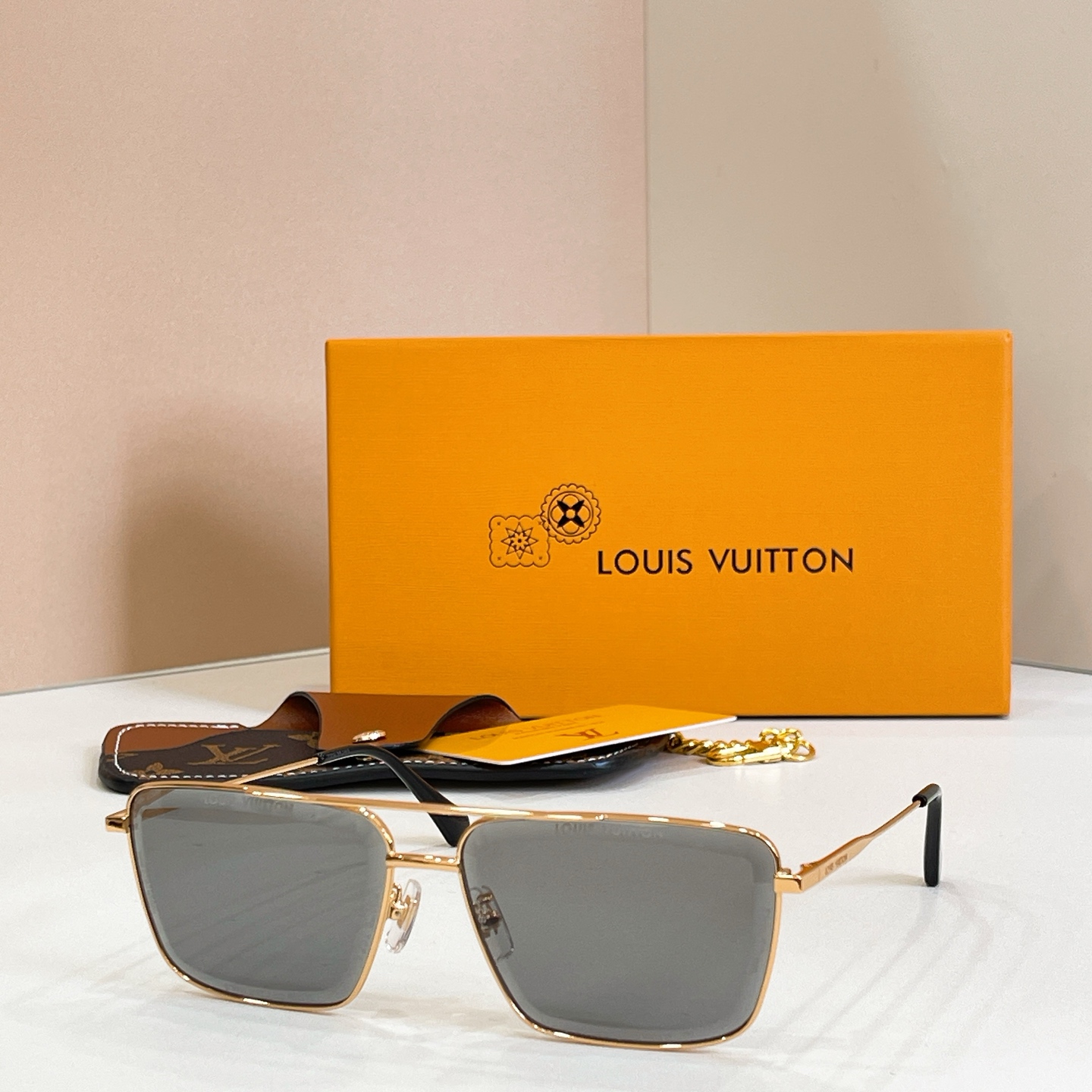 LOUIS VUITTO*✨✨✨MODEL：Z2610✨✨✨ SIZE：61口13-145✨✨✨