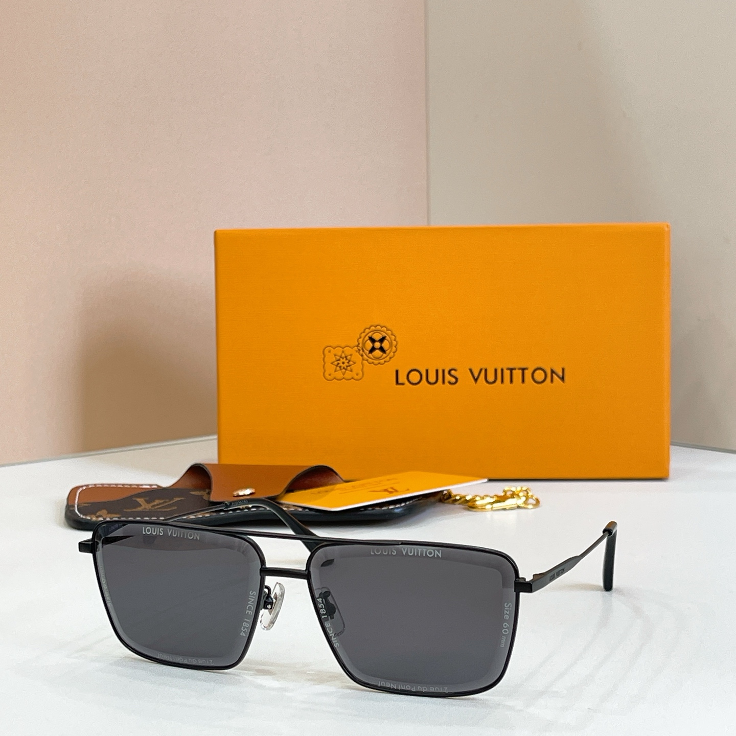 LOUIS VUITTO*✨✨✨MODEL：Z2610✨✨✨ SIZE：61口13-145✨✨✨