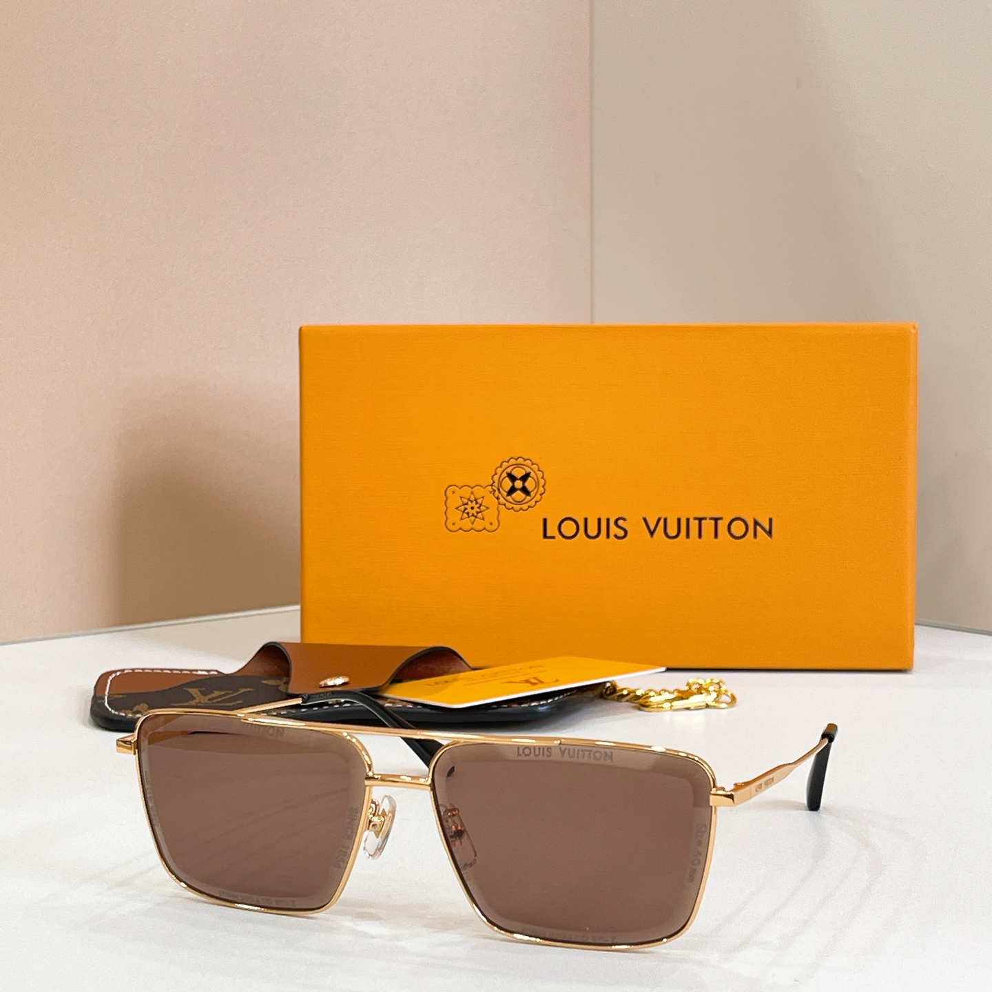 LOUIS VUITTO*✨✨✨MODEL：Z2610✨✨✨ SIZE：61口13-145✨✨✨