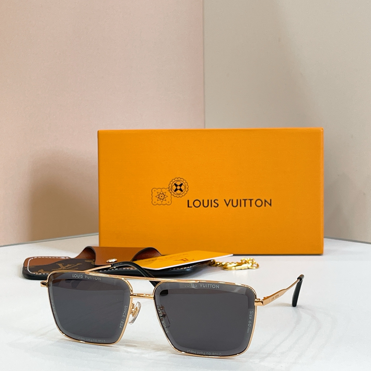 LOUIS VUITTO*✨✨✨MODEL：Z2610✨✨✨ SIZE：61口13-145✨✨✨