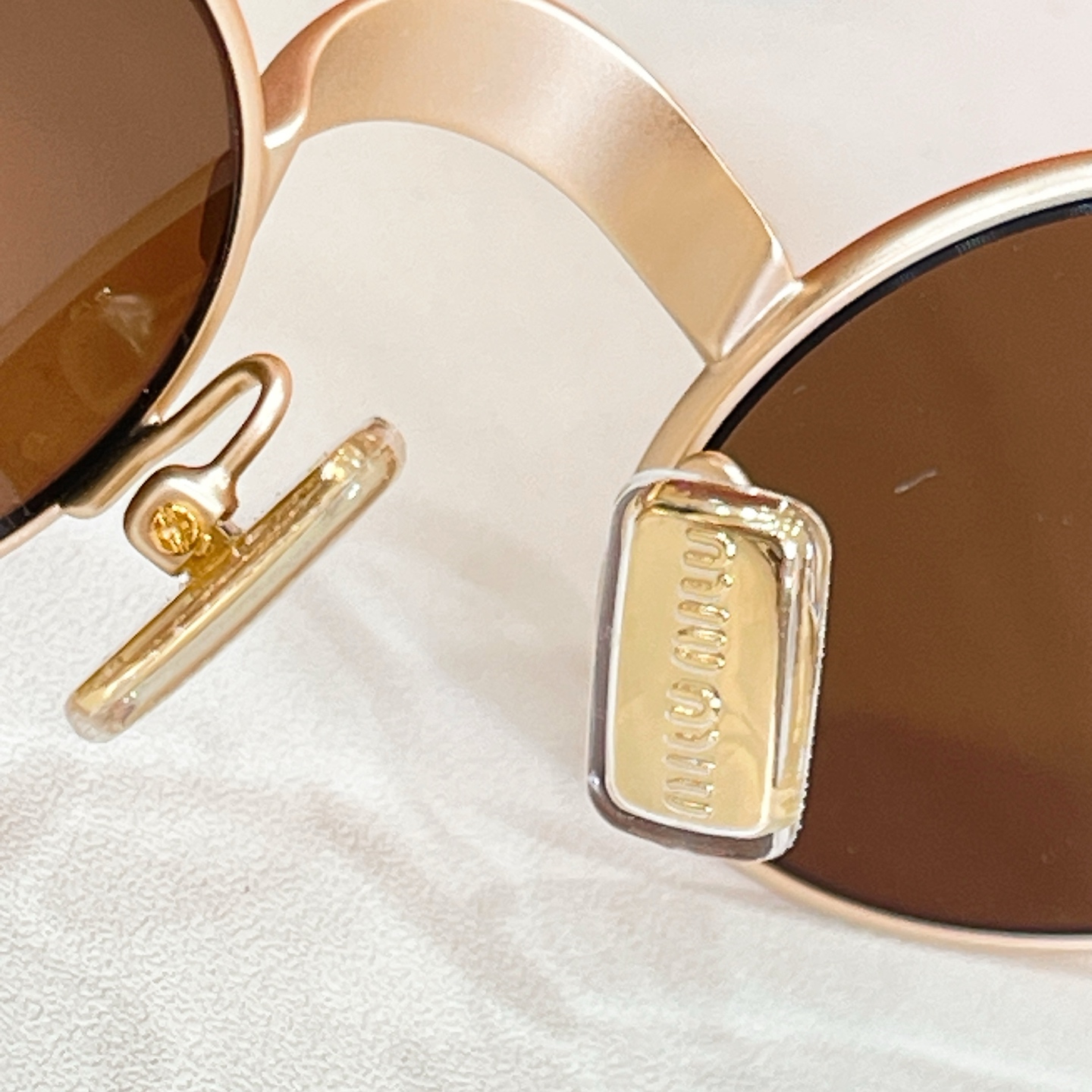 MIU M*🎀🎀🎀MODEL:MU B51S🎀🎀🎀SIZE：47口21-135🎀🎀🎀磨砂电镀～～