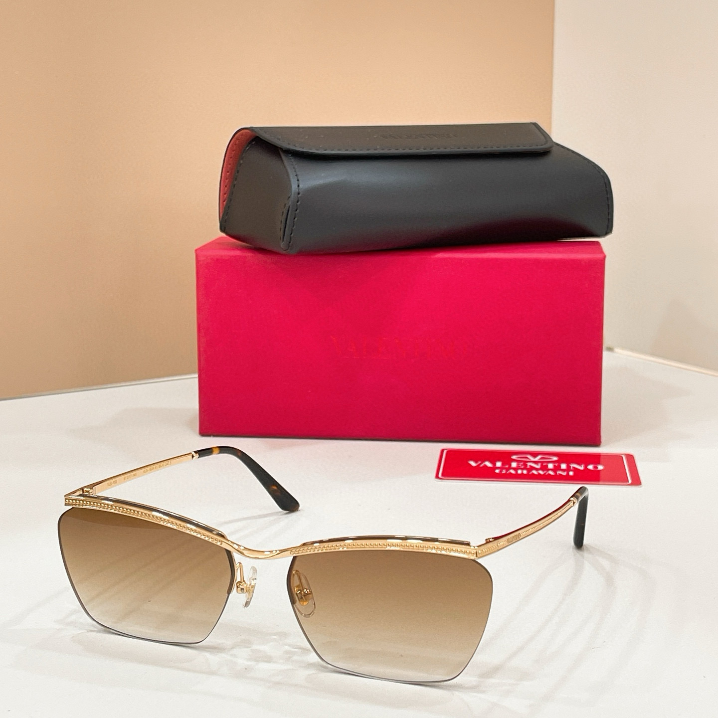 VALENTINO✨✨✨MODEL：VLS-183✨✨✨SIZE：61口17-145✨ ✨