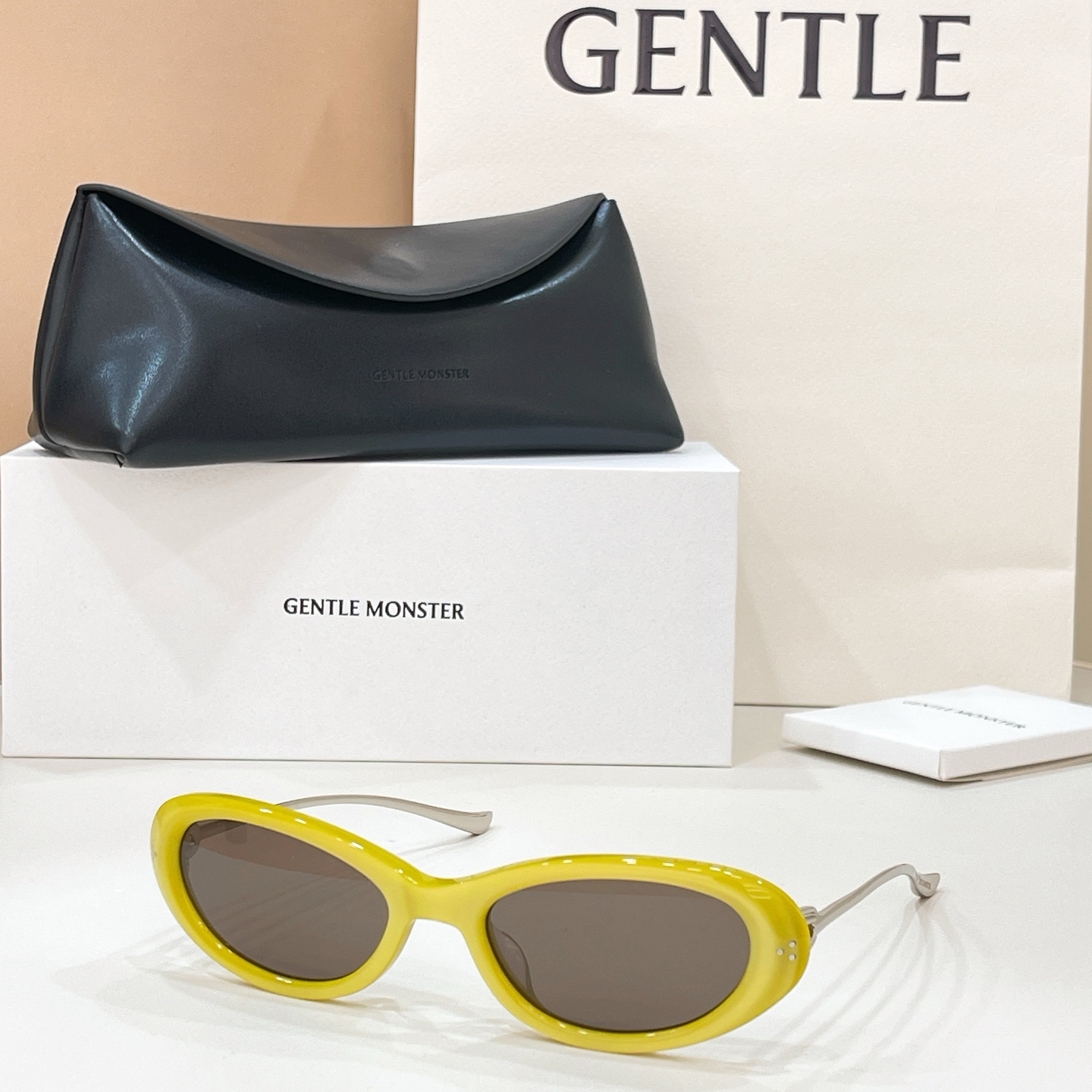 GENTLE MONSTE*🐼🐼🐼MODEL：ORA🐼🐼🐼SIZE:55口19-138🐼🐼