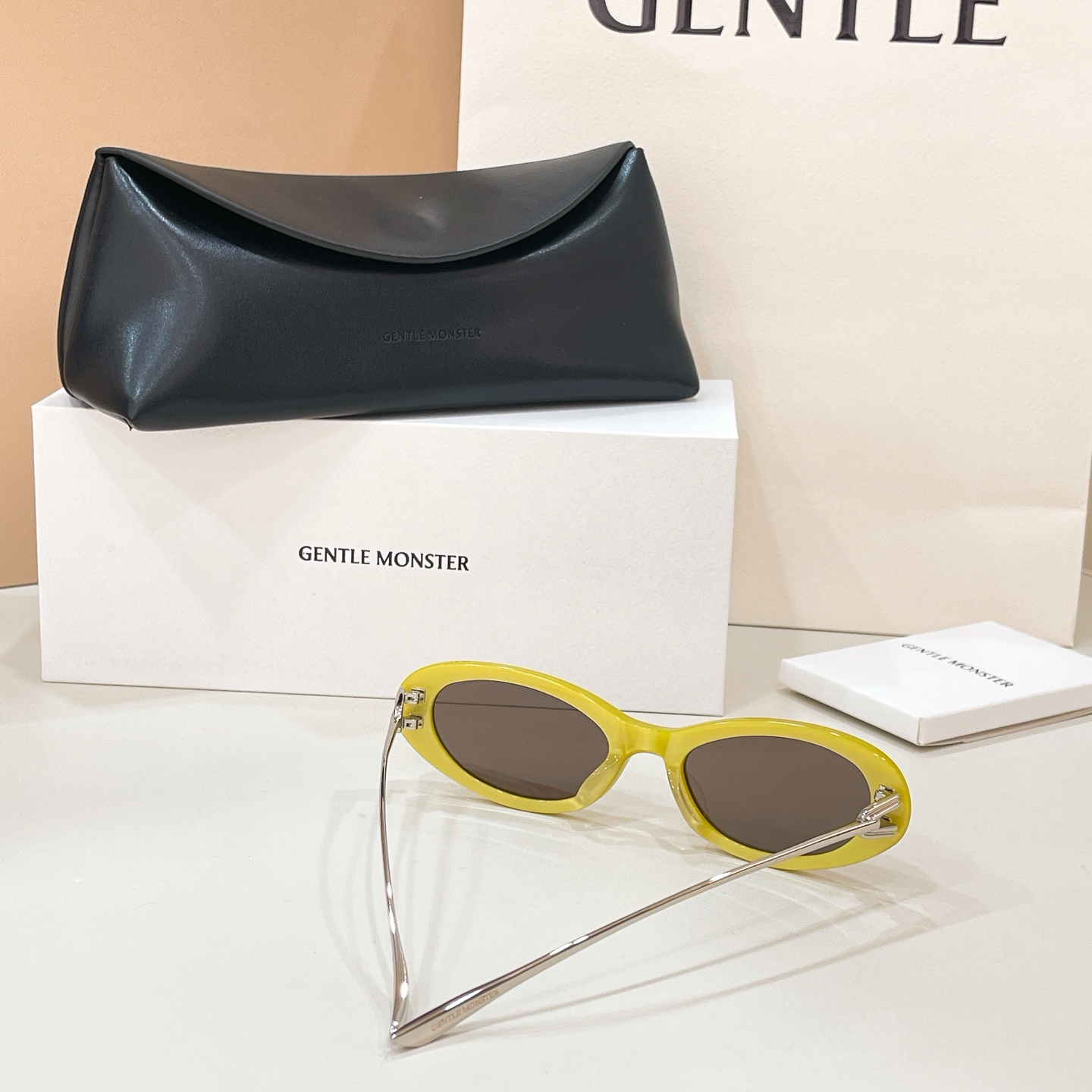 GENTLE MONSTE*🐼🐼🐼MODEL：ORA🐼🐼🐼SIZE:55口19-138🐼🐼