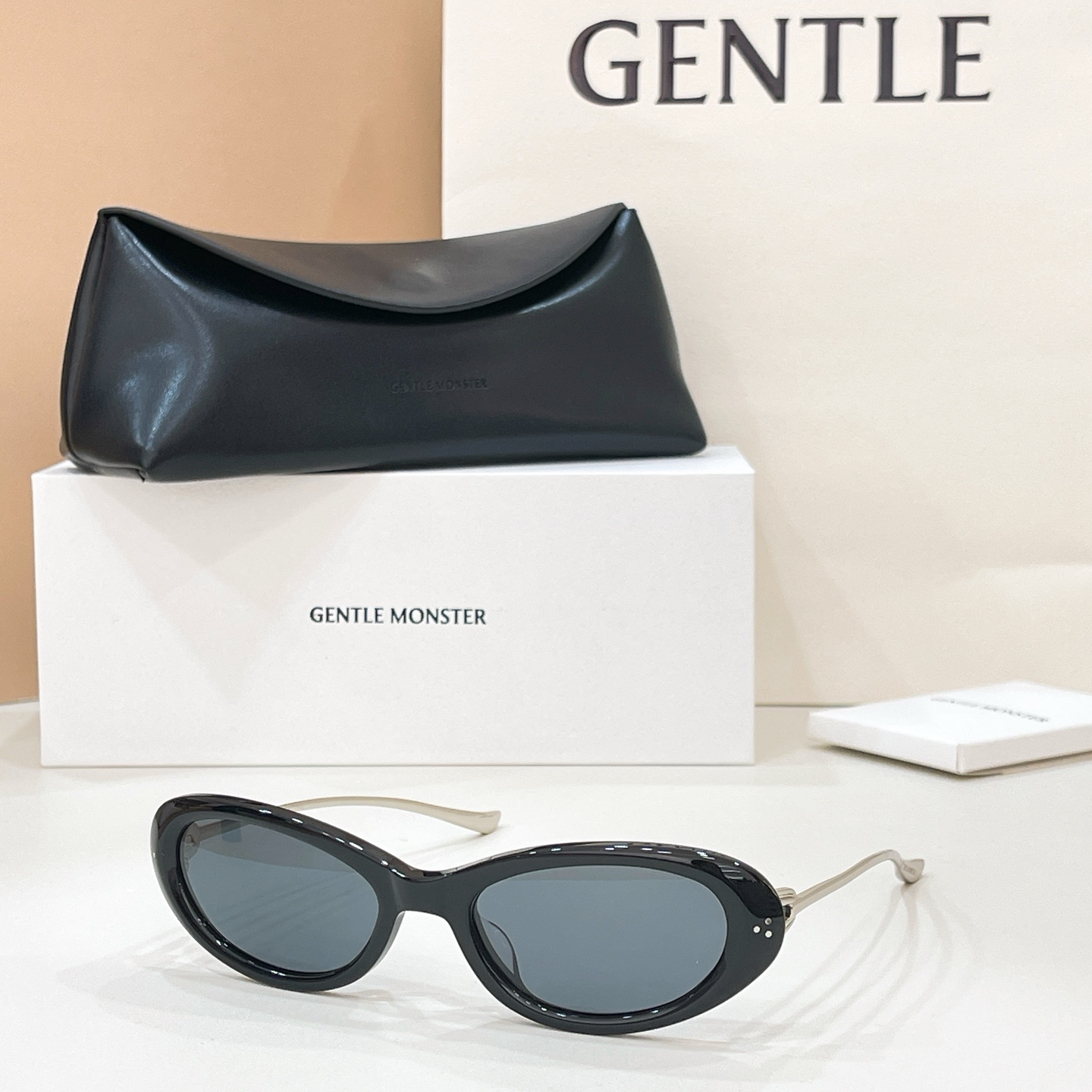 GENTLE MONSTE*🐼🐼🐼MODEL：ORA🐼🐼🐼SIZE:55口19-138🐼🐼