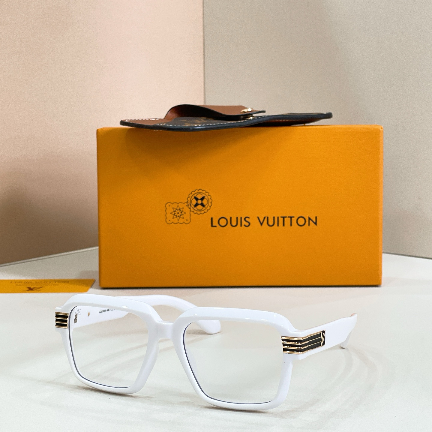 LOUIS VUITTO*✨✨✨MODEL：Z2828U✨✨✨ SIZE：56口20-145✨✨✨