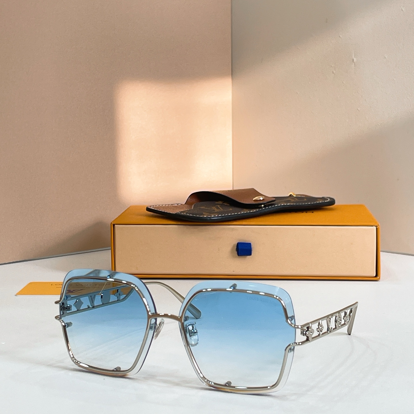 LOUIS VUITTO*✨✨✨MODEL：Z2966U✨✨✨ SIZE：63口14-145✨✨✨