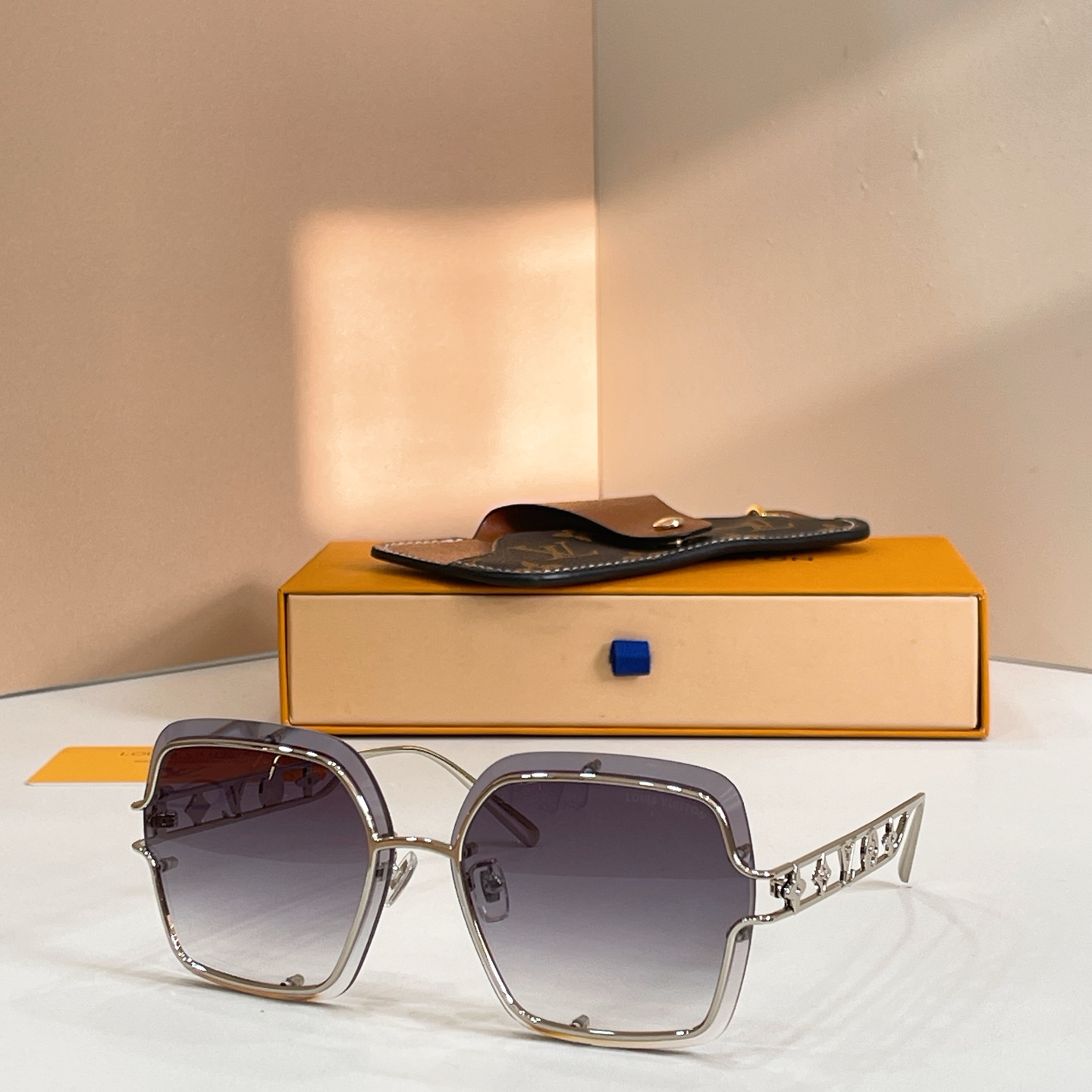 LOUIS VUITTO*✨✨✨MODEL：Z2966U✨✨✨ SIZE：63口14-145✨✨✨