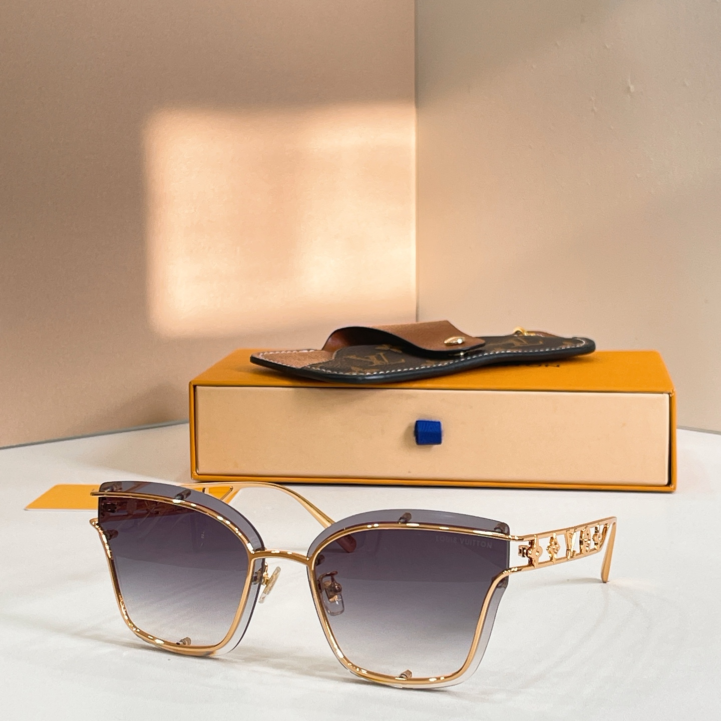 LOUIS VUITTO*✨✨✨MODEL：Z2938U✨✨✨ SIZE：62口15-145✨✨✨