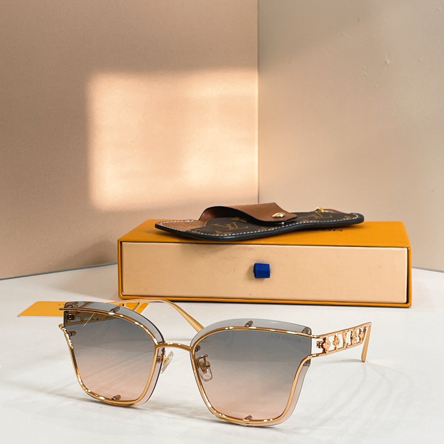 LOUIS VUITTO*✨✨✨MODEL：Z2938U✨✨✨ SIZE：62口15-145✨✨✨