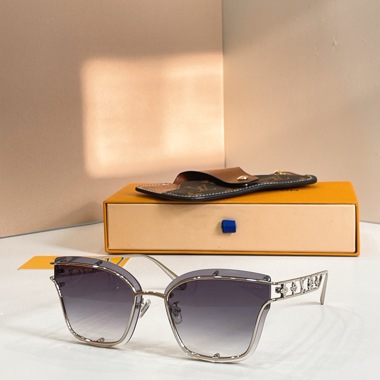 LOUIS VUITTO*✨✨✨MODEL：Z2938U✨✨✨ SIZE：62口15-145✨✨✨