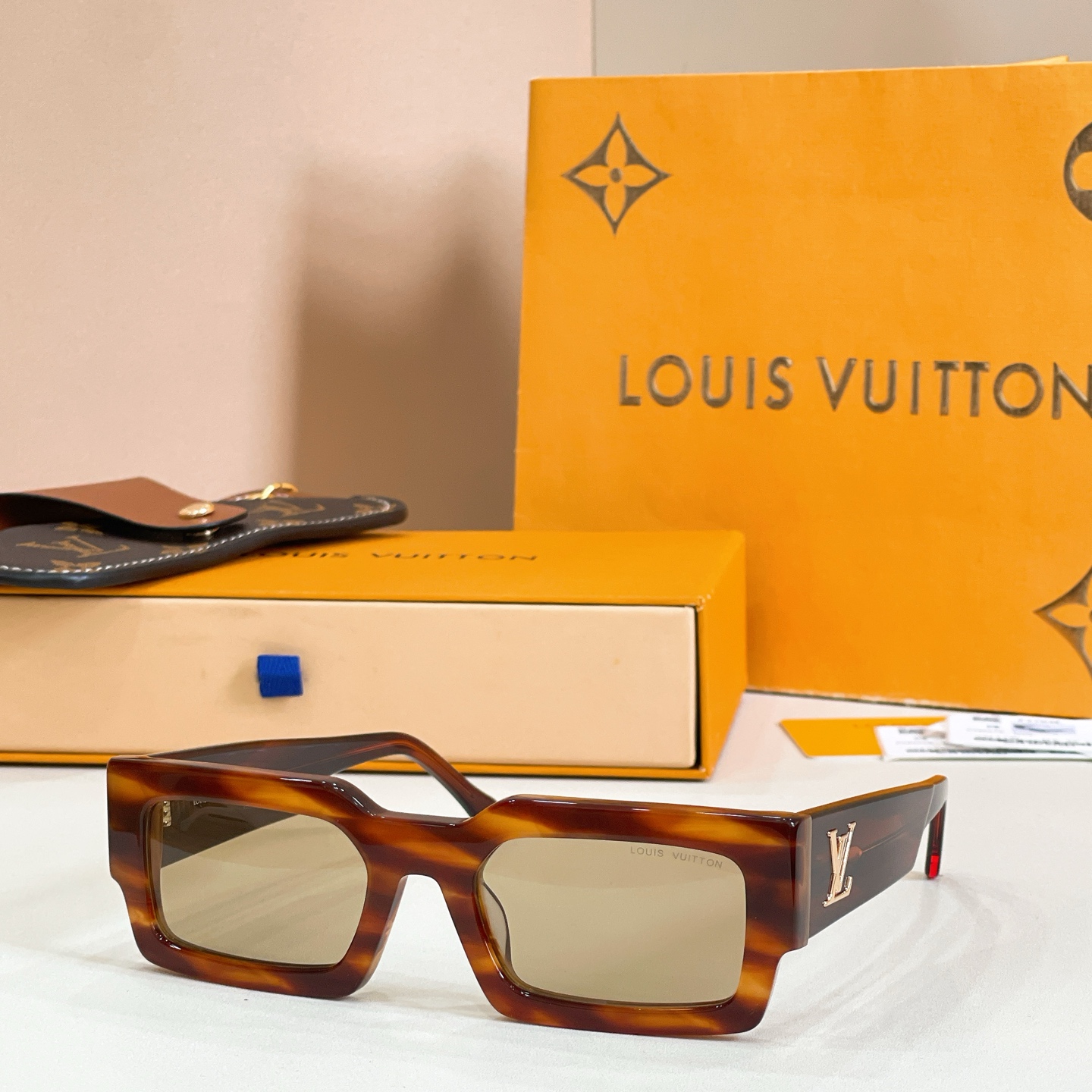 LOUIS VUITTO*✨✨✨MODEL：Z2703E✨✨✨ SIZE：52口22-140✨✨✨