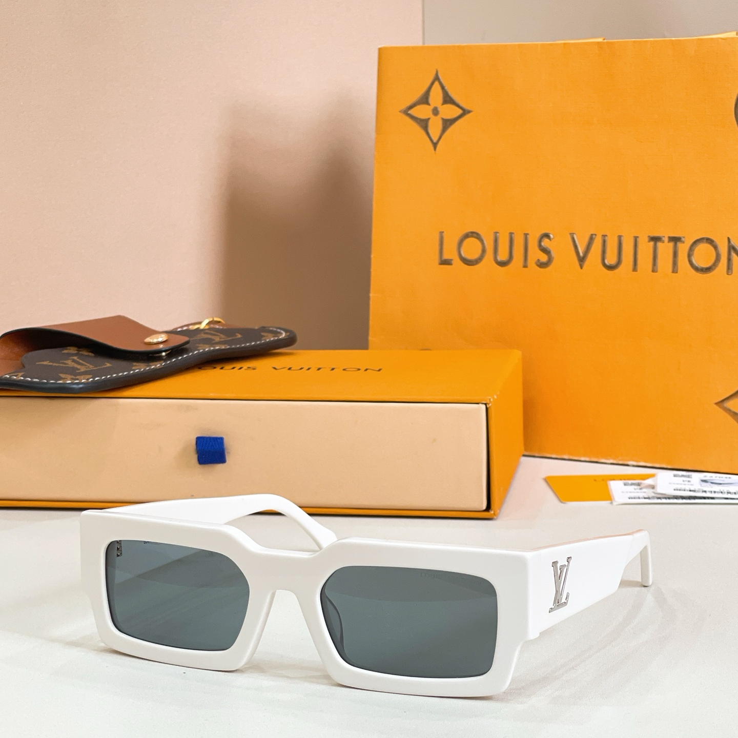 LOUIS VUITTO*✨✨✨MODEL：Z2703E✨✨✨ SIZE：52口22-140✨✨✨