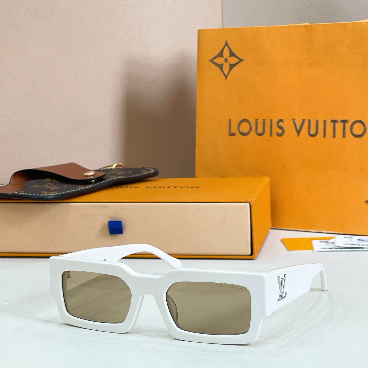 LOUIS VUITTO*✨✨✨MODEL：Z2703E✨✨✨ SIZE：52口22-140✨✨✨