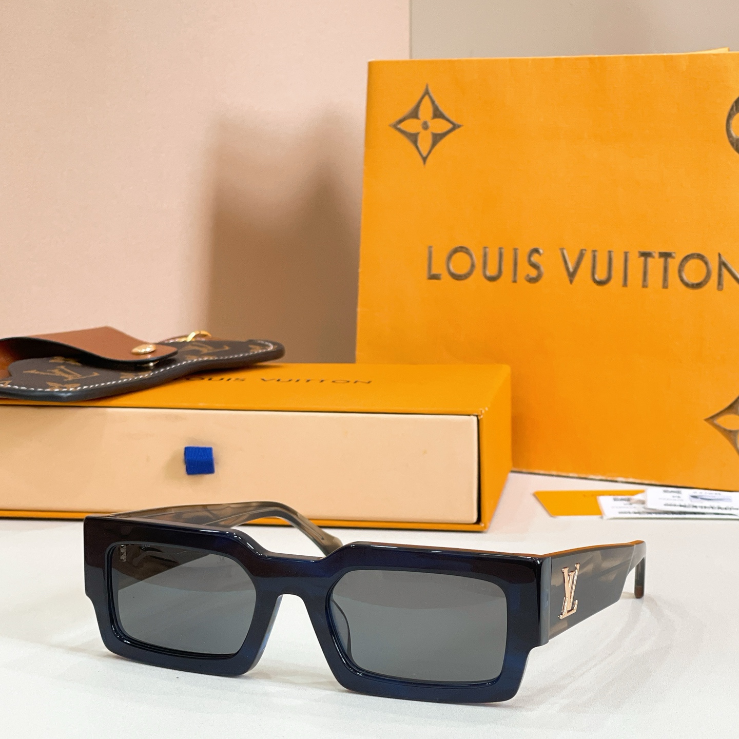 LOUIS VUITTO*✨✨✨MODEL：Z2703E✨✨✨ SIZE：52口22-140✨✨✨