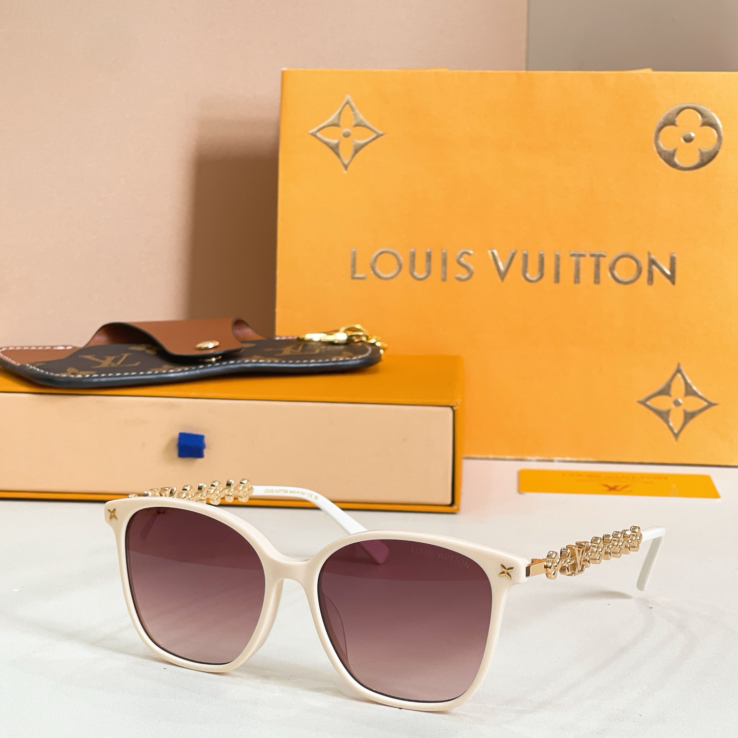 LOUIS VUITTO*✨✨✨MODEL：Z1877✨✨✨ SIZE：53口14-148✨✨✨