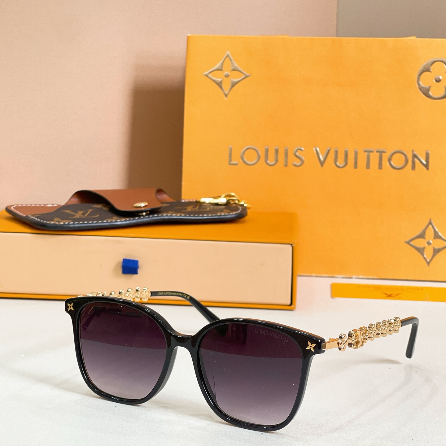 LOUIS VUITTO*✨✨✨MODEL：Z1877✨✨✨ SIZE：53口14-148✨✨✨