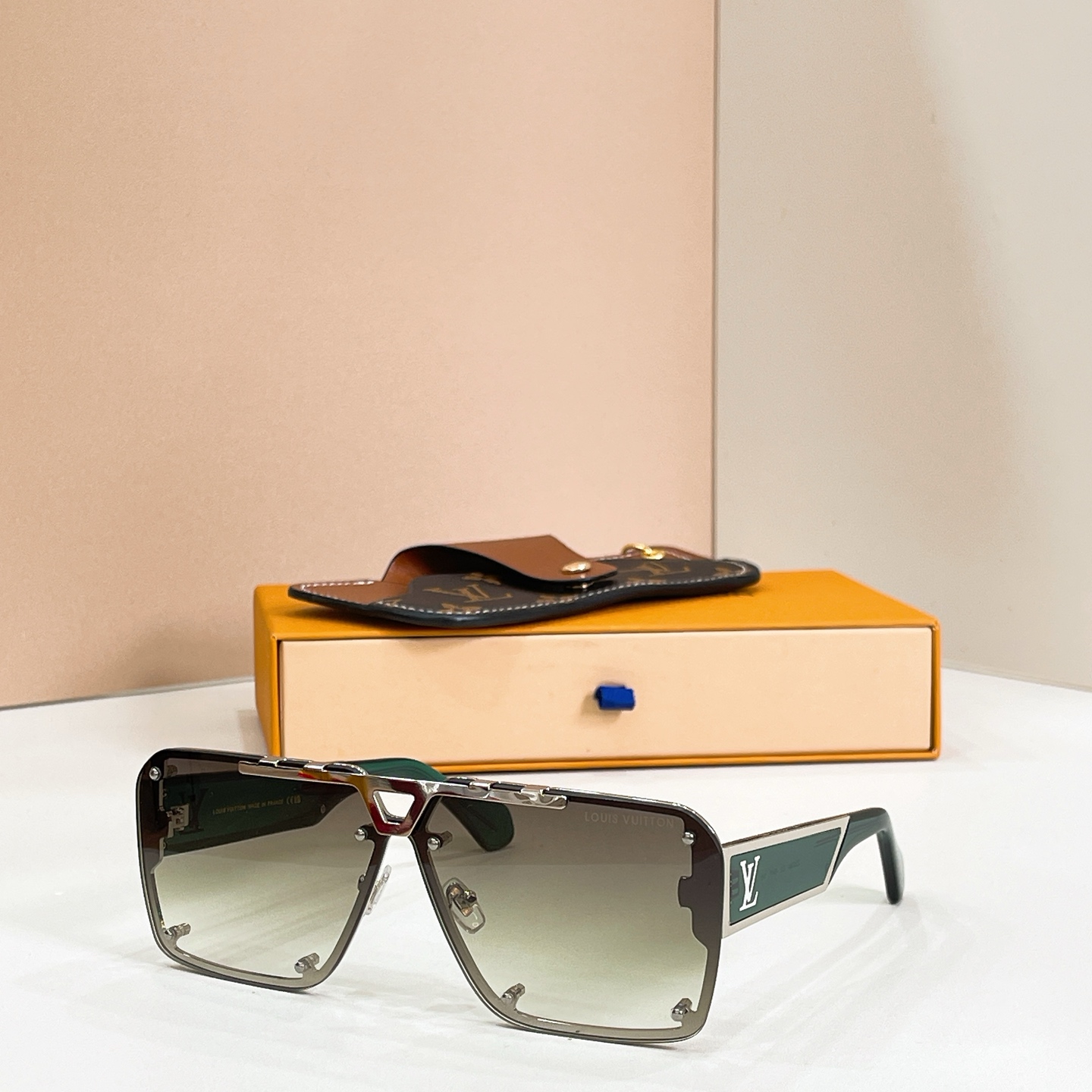 LOUIS VUITTO*✨✨✨MODEL：Z2629U ✨✨✨ SIZE：70口7-145✨✨✨