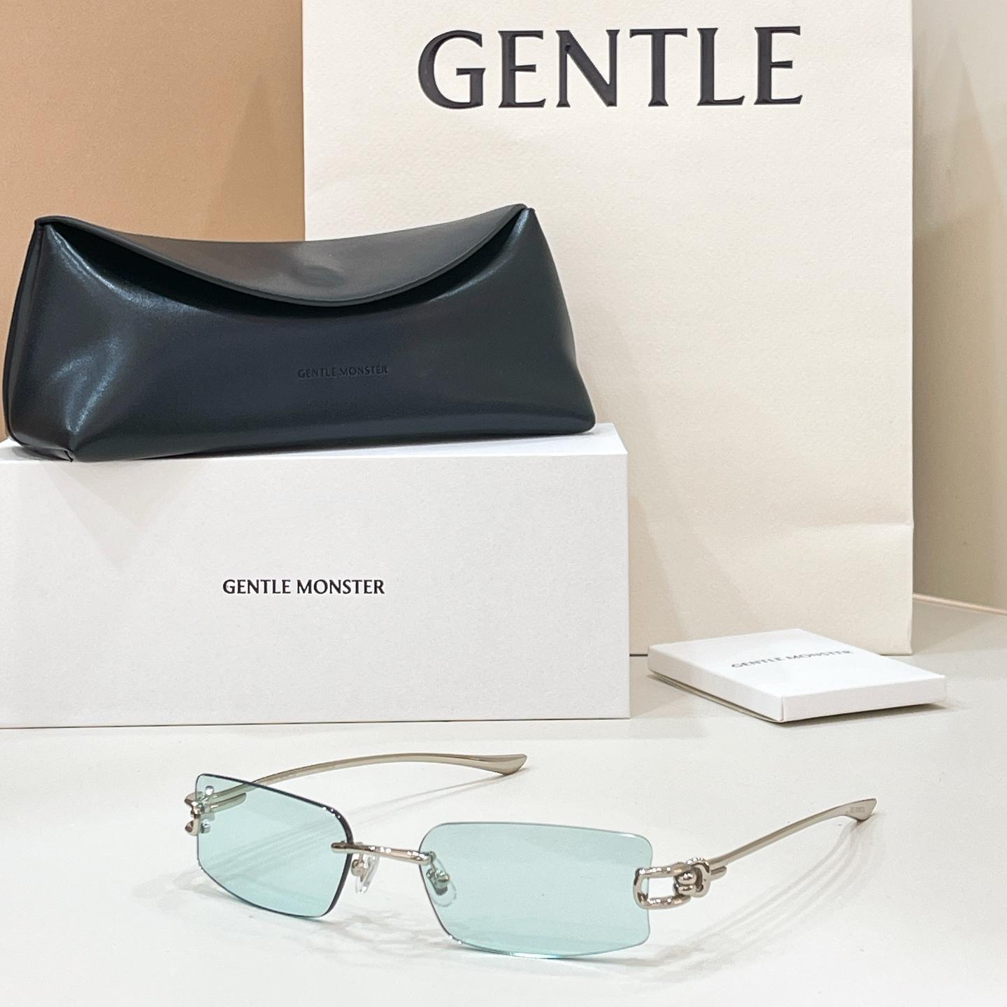 GENTLE MONSTE*🐼🐼🐼MODEL：GAMOT🐼🐼🐼SIZE：56口19-140🐼🐼🐼