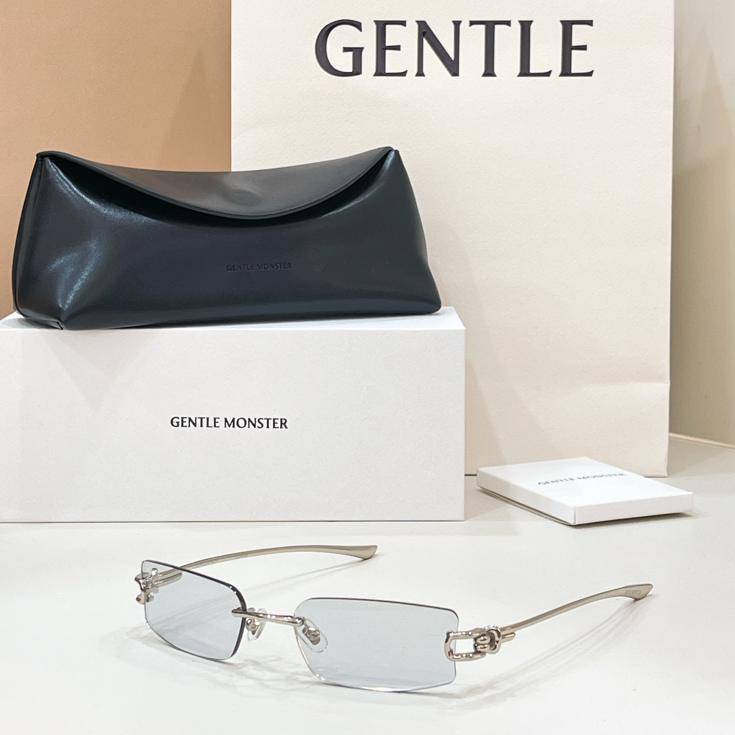 GENTLE MONSTE*🐼🐼🐼MODEL：GAMOT🐼🐼🐼SIZE：56口19-140🐼🐼🐼